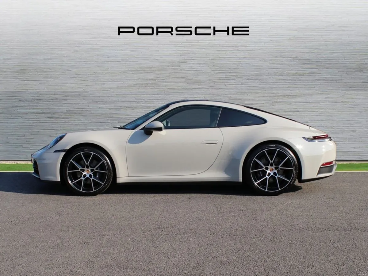 Porsche 911 Carrera - Image 4