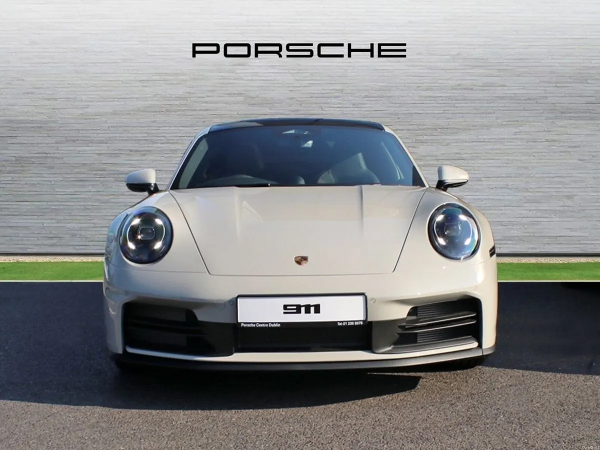 Porsche 911 Carrera - Image 6
