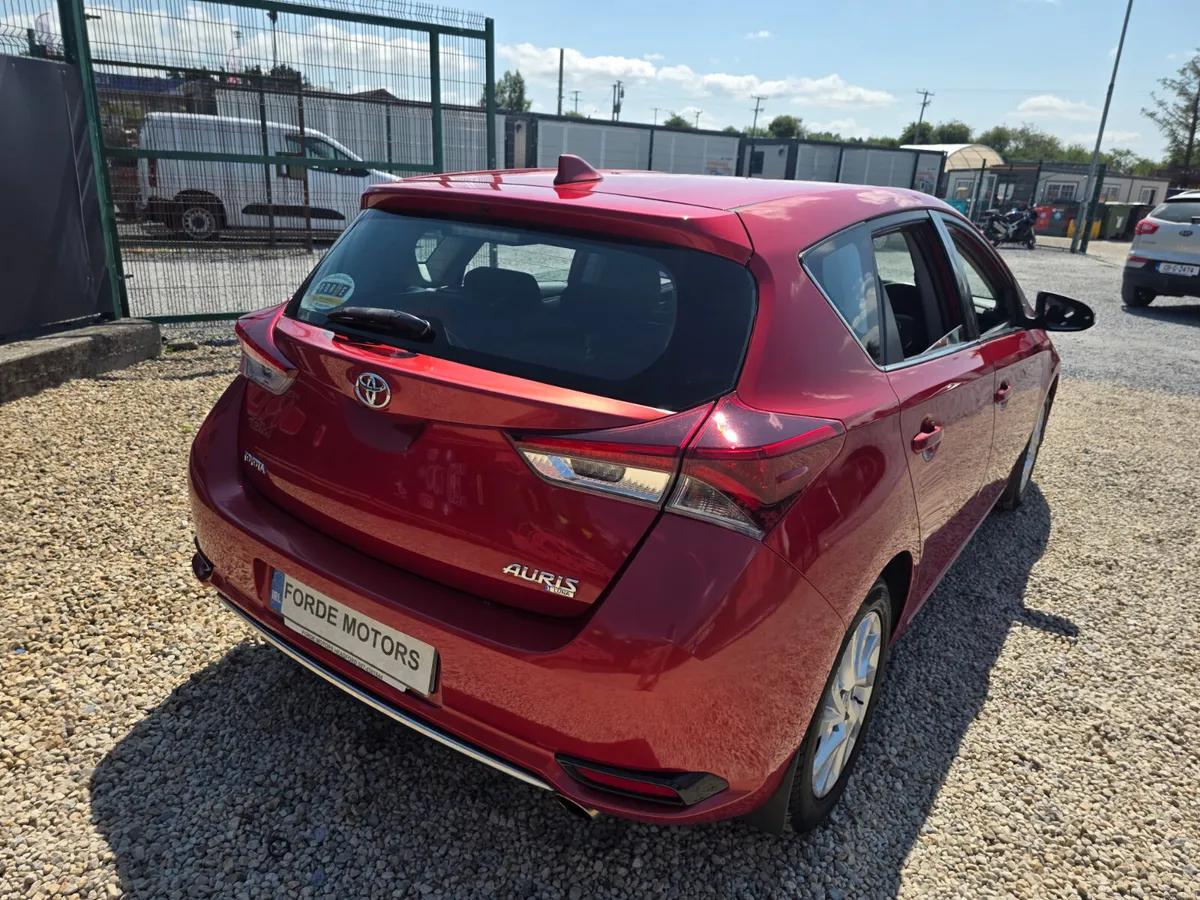 Toyota Auris 2016 - Image 4