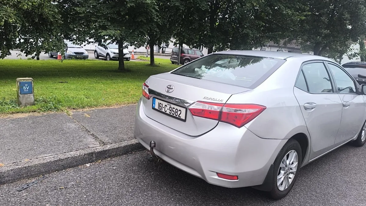 Toyota Corolla 2016 1.4 Diesel - Image 2