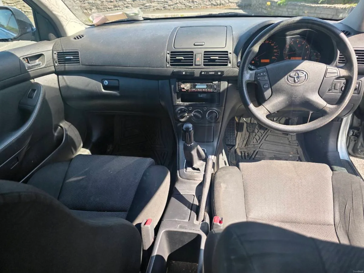 Toyota Avensis - Image 4