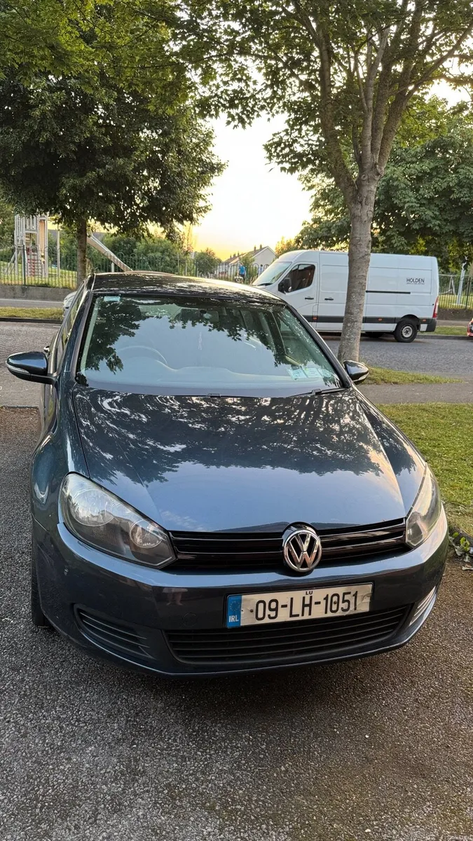 Volkswagen Golf 2009 - Image 1