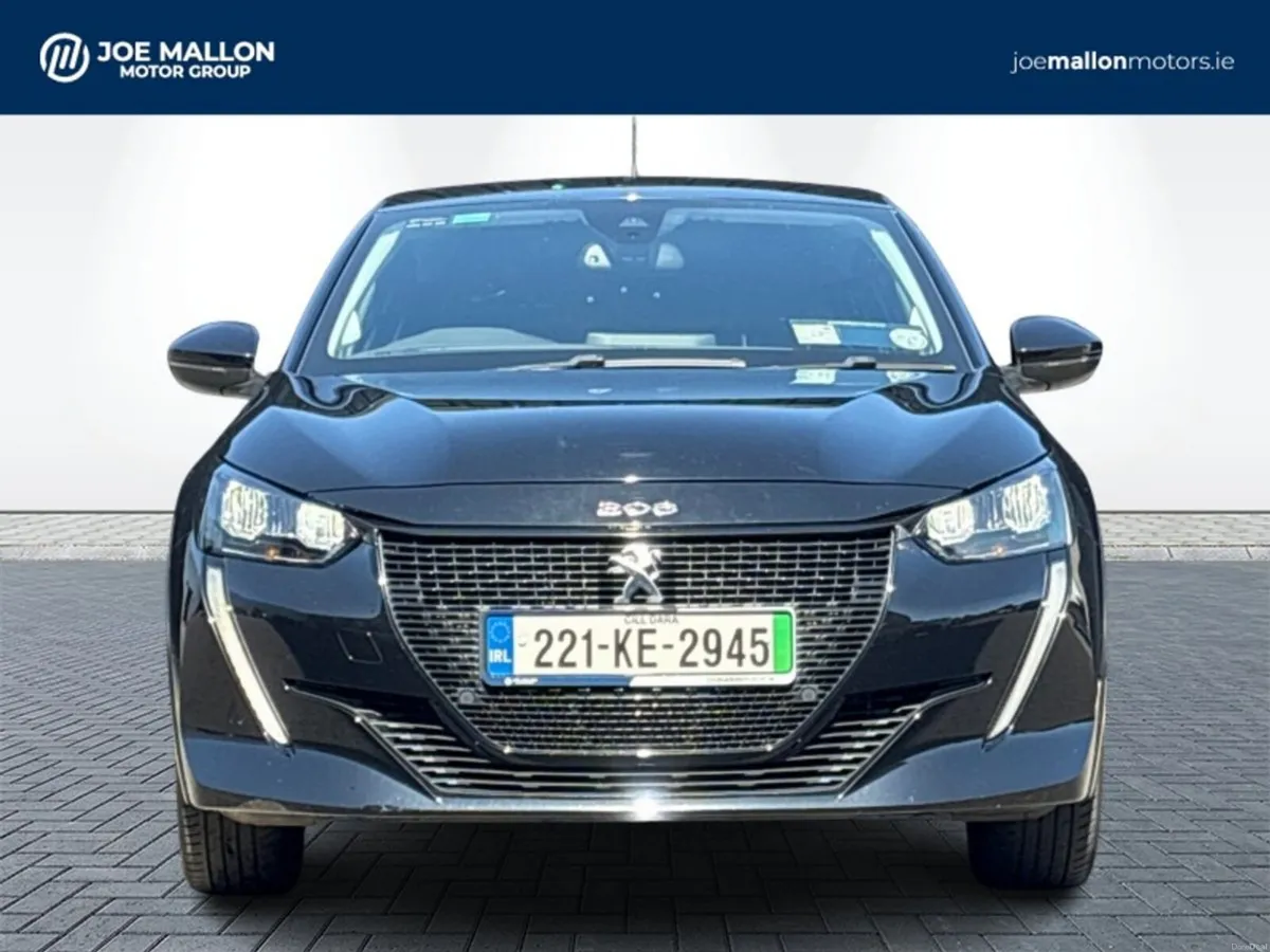 Peugeot 208 Electric 136bhp (50 kWh) Allure Black - Image 4