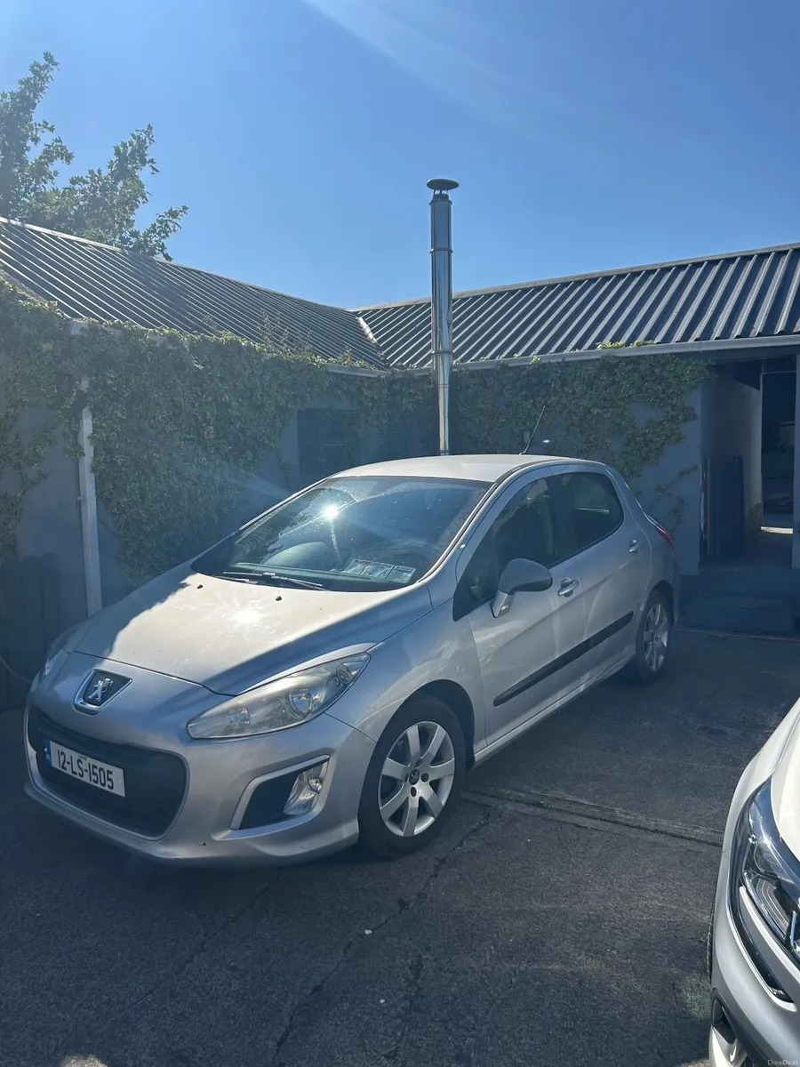 Peugeot 308 2012 - Image 2