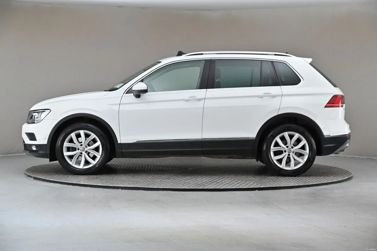 Volkswagen Tiguan 2.0 TDI HIGHLINE 6SPD**PAN ROOF* - Image 5