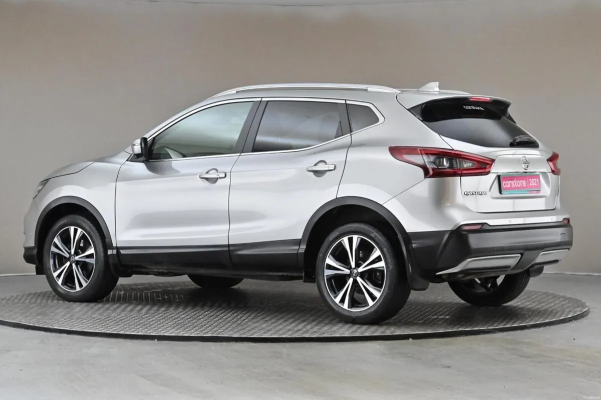 Nissan Qashqai 1.3 PET SV PREMIUM 6SPD **360 PAN C - Image 6