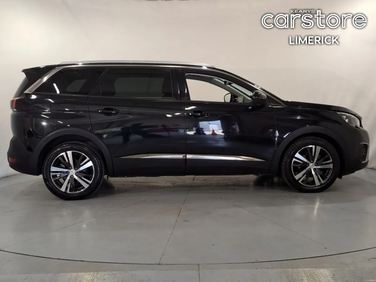 Peugeot 5008 1.2 PureTech 130bhp Allure - Image 2