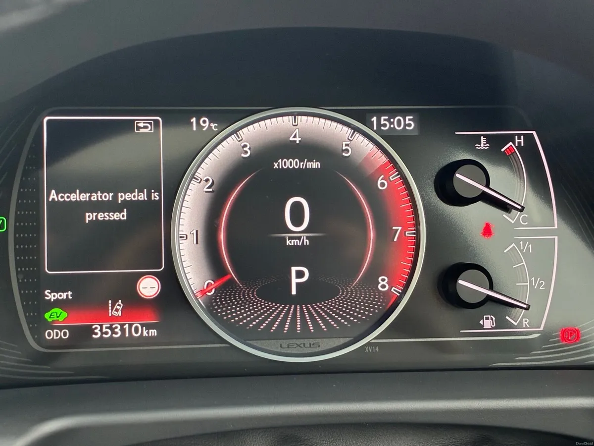 Lexus ES300h 2025 - Image 2
