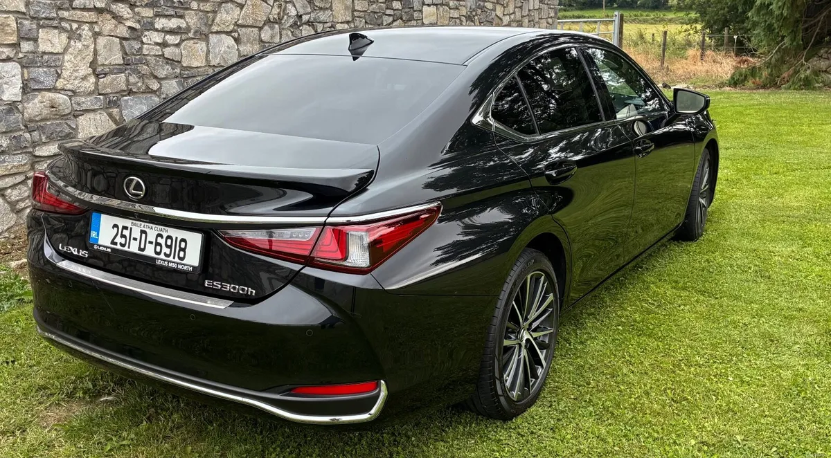 Lexus ES300h 2025 - Image 5