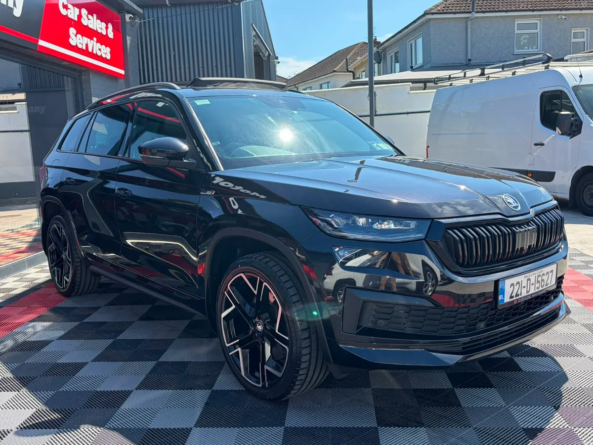 (221) Skoda Kodiaq Sportline - Panoramic Sun Roof - Image 3