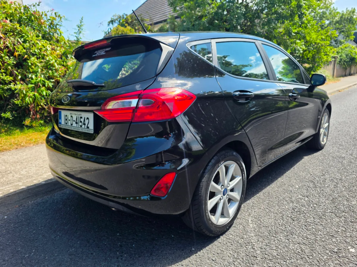 Ford Fiesta Zetec 1.1 70PS 5M 4DR - Image 3