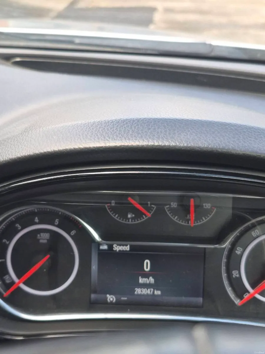 Vauxaul insignia - Image 3