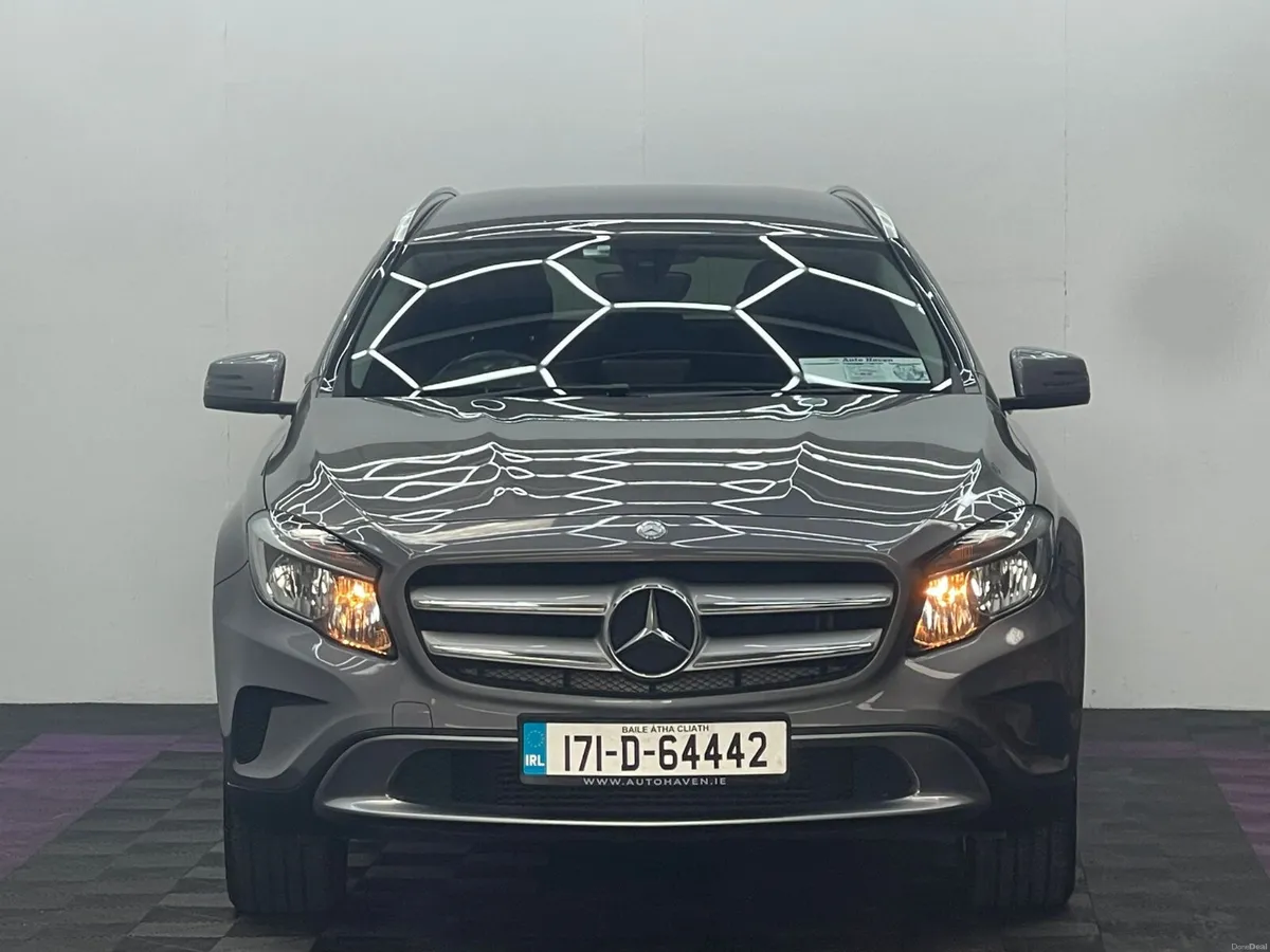 2017 Mercedes-Benz GLA200D, Automatic - Image 2