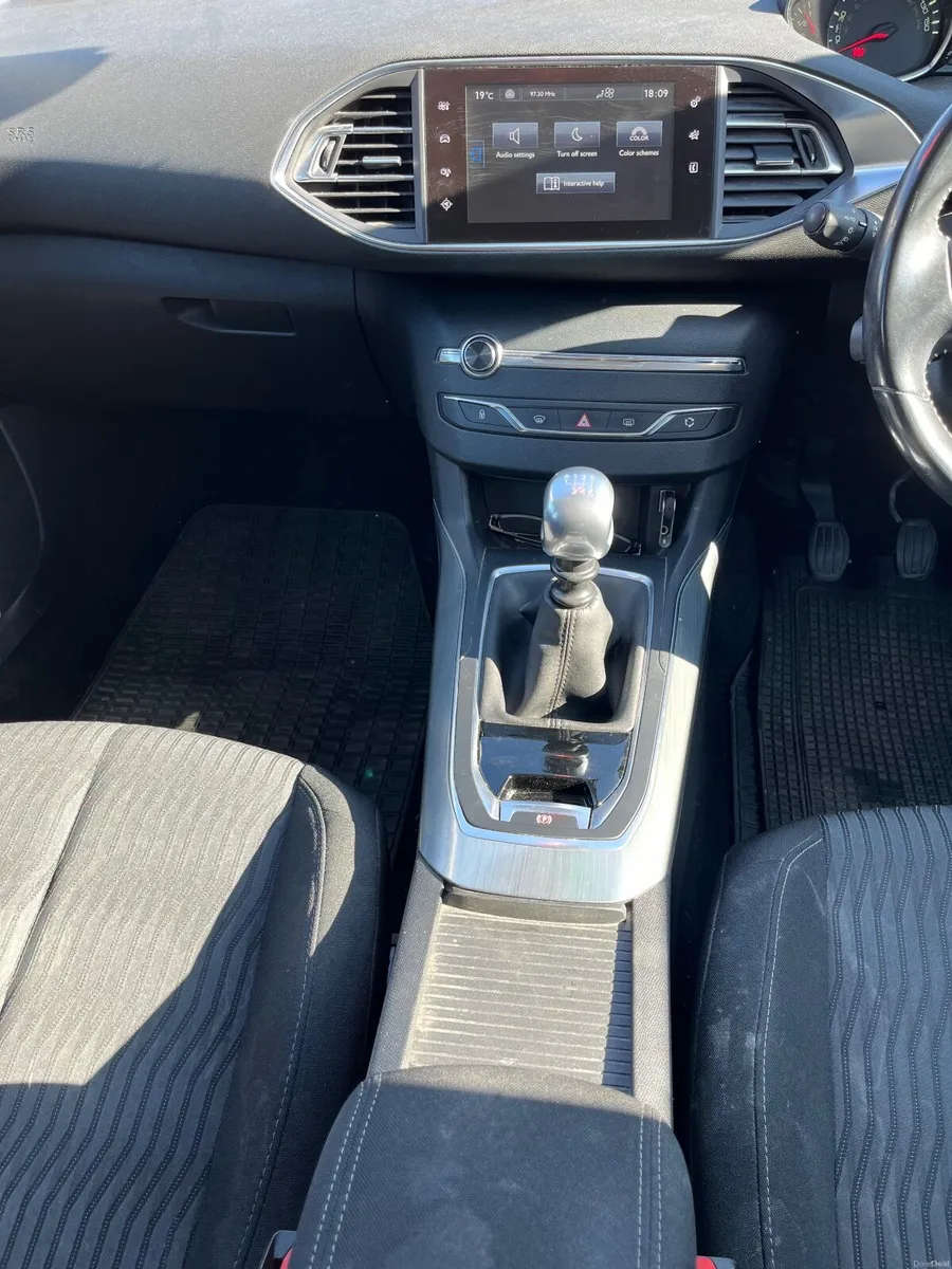 Peugeot 308 2015 - Image 4
