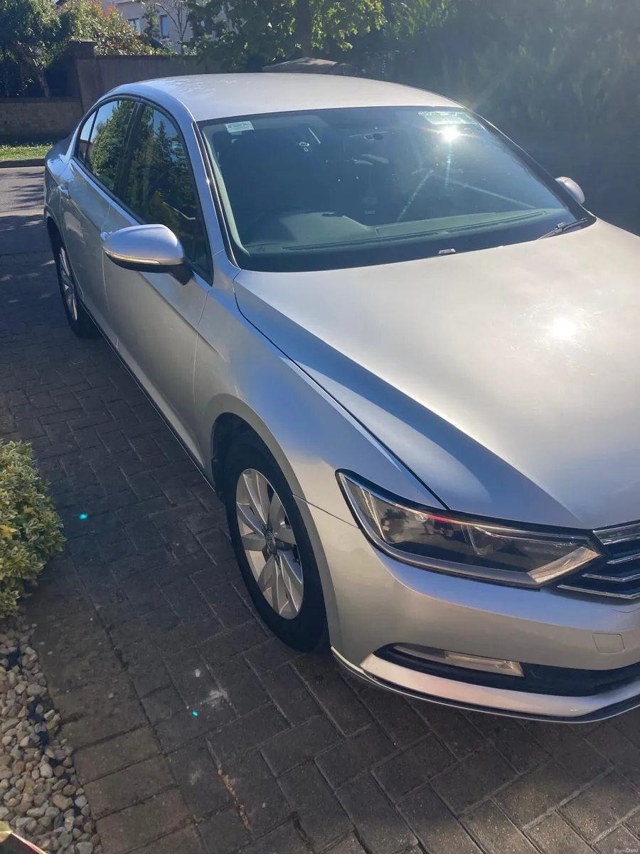 Volkswagen Passat 2017 Apple CarPlay & Reverse Cam - Image 2