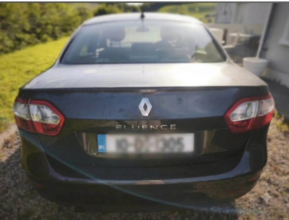 Renault Fluence 2010 Diesel - Image 2