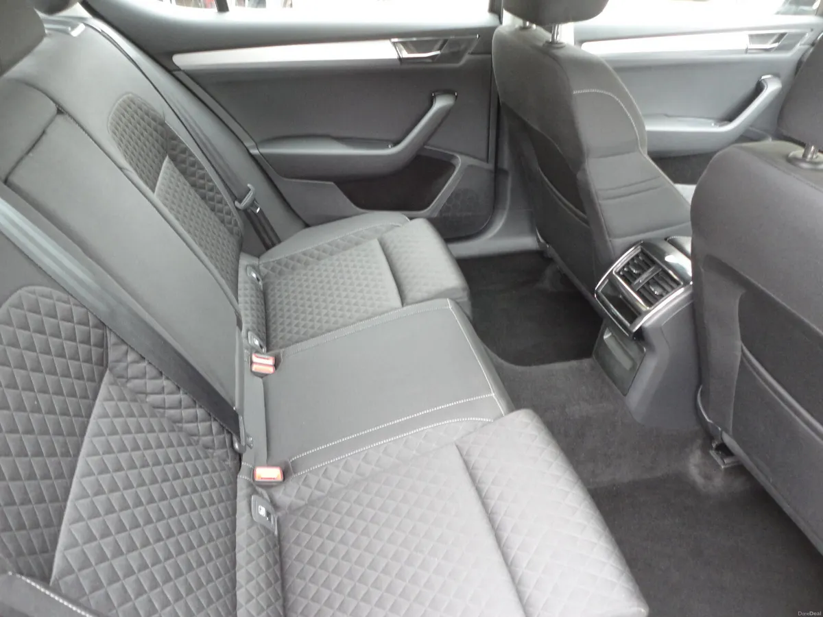Skoda Superb 2023 - Image 6