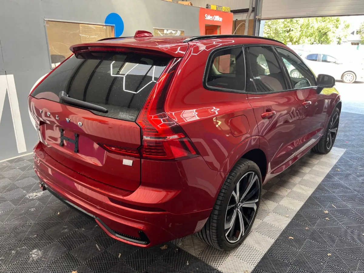 Volvo XC60 2024 VOLVO XC60 T6 PLUG-IN 2.0 AUTOMATI - Image 2