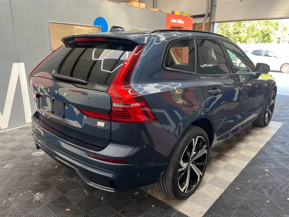 Volvo XC60 2023 VOLVO XC60 T6 PLUG-IN 2.0 AUTOMATI - Image 2
