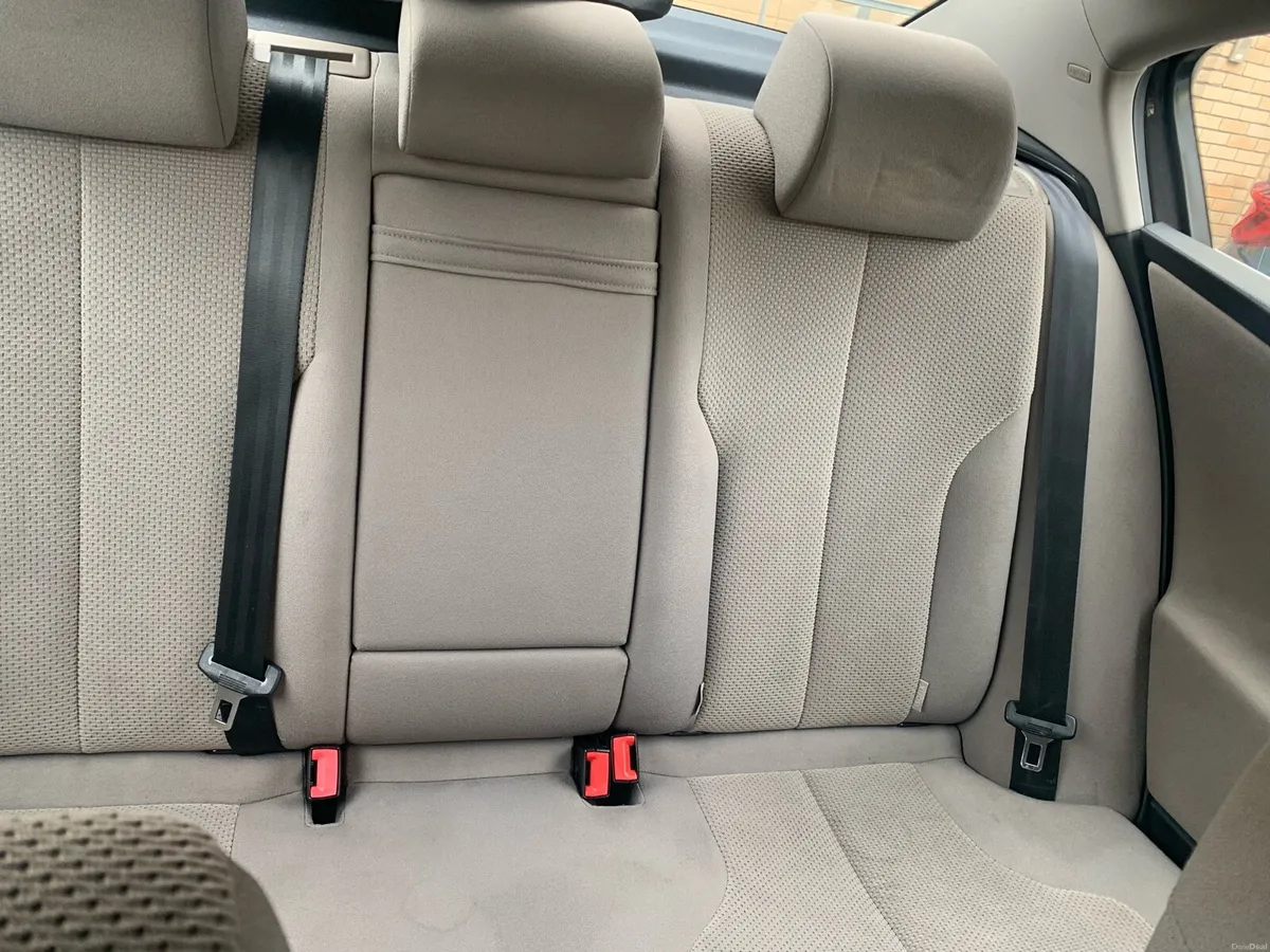 Volkswagen Passat - Image 6