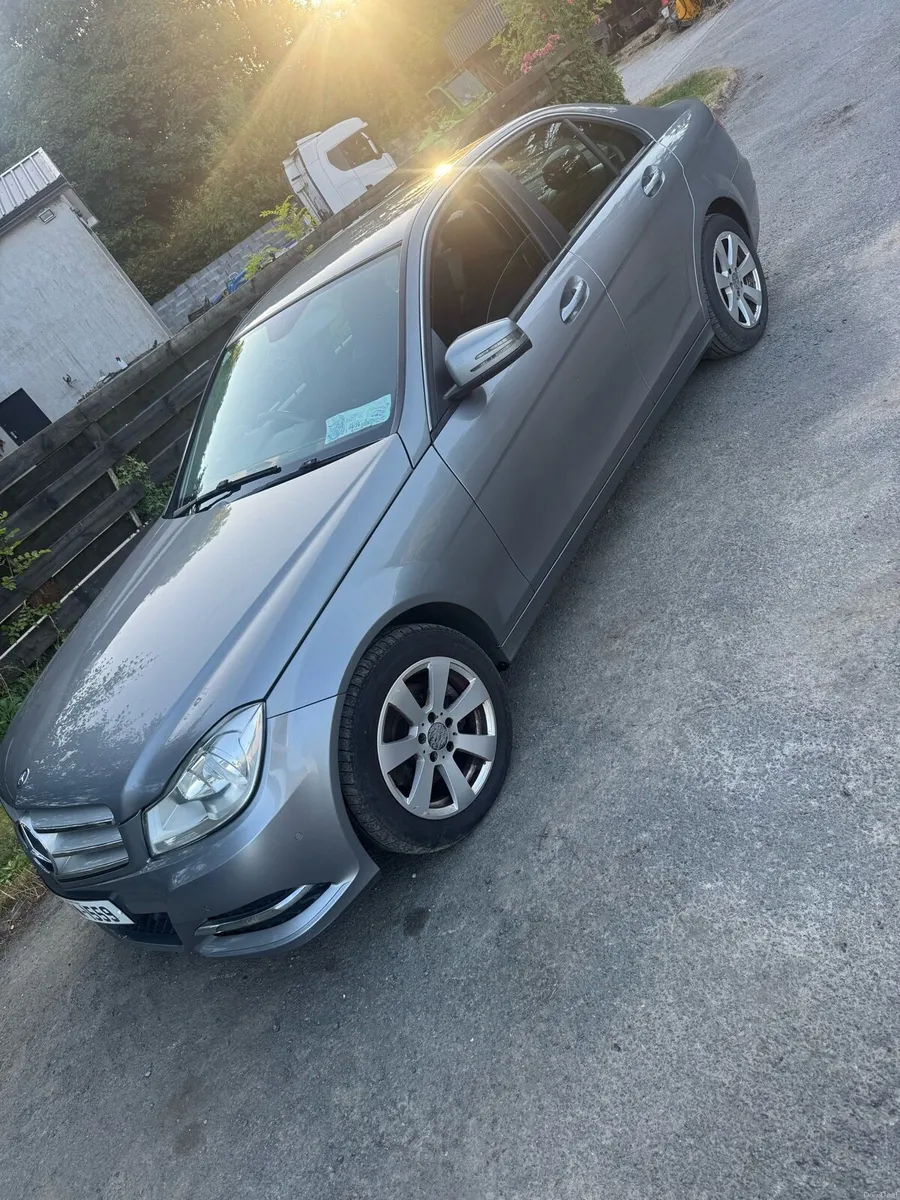 Mercedes c220 - Image 2