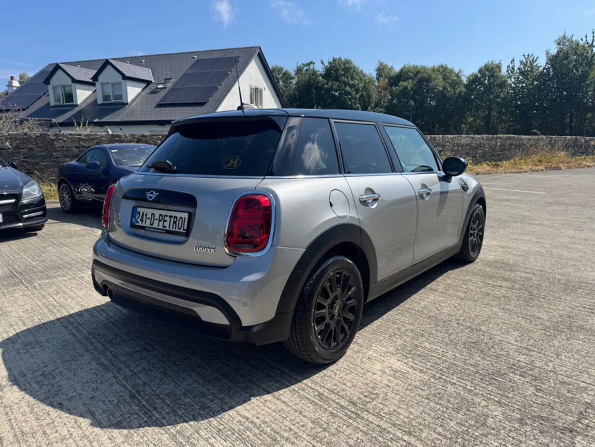 Mini Cooper CLASSIC PREMIUM AUTO - Image 4