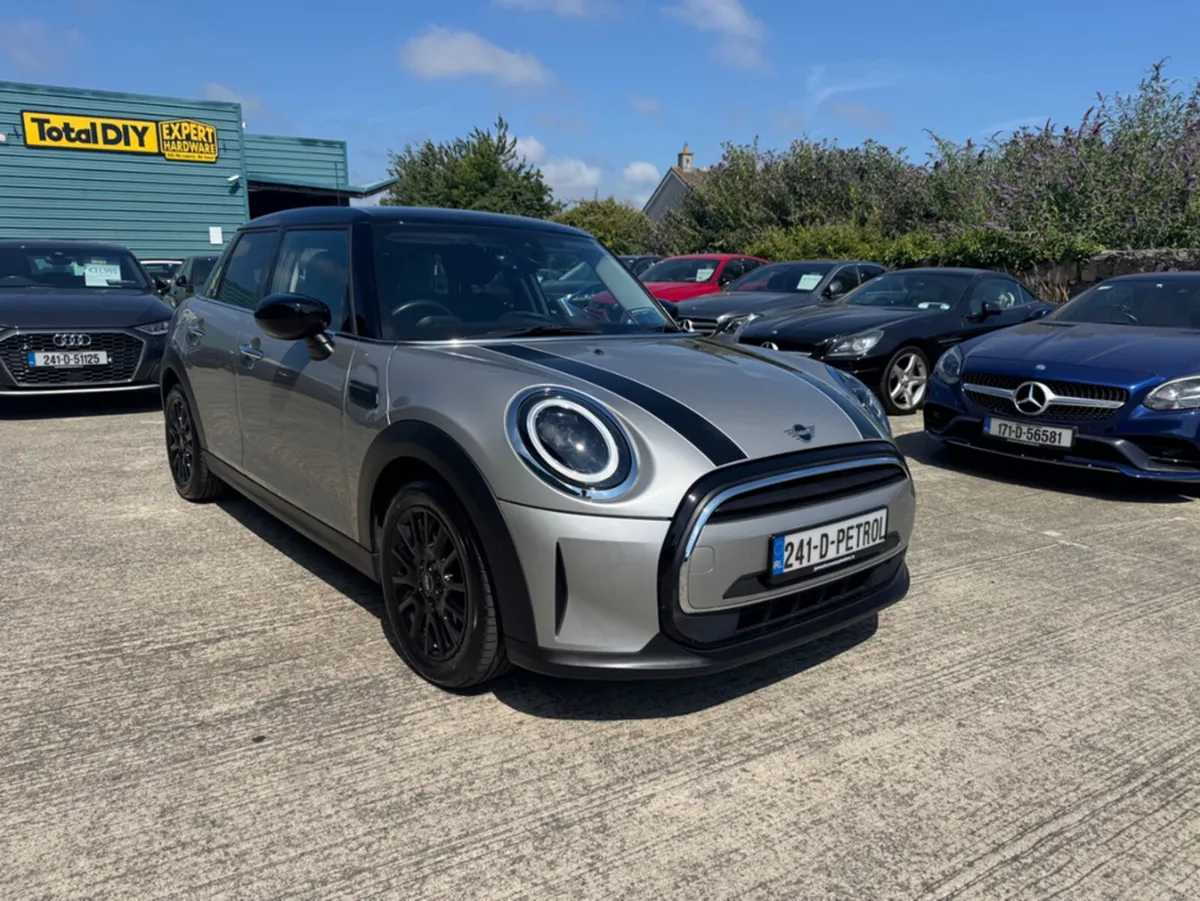 Mini Cooper CLASSIC PREMIUM AUTO - Image 2