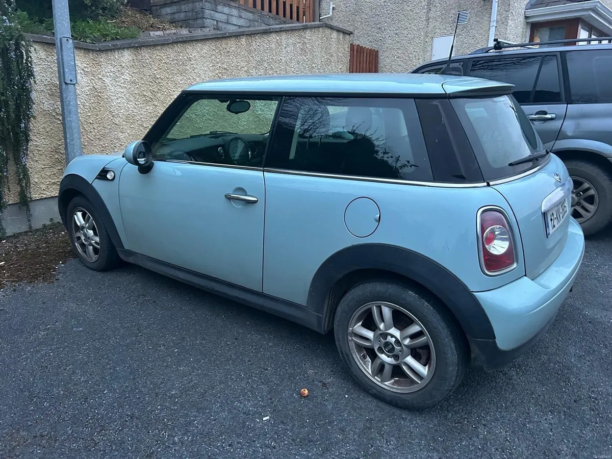 Car - Image 4