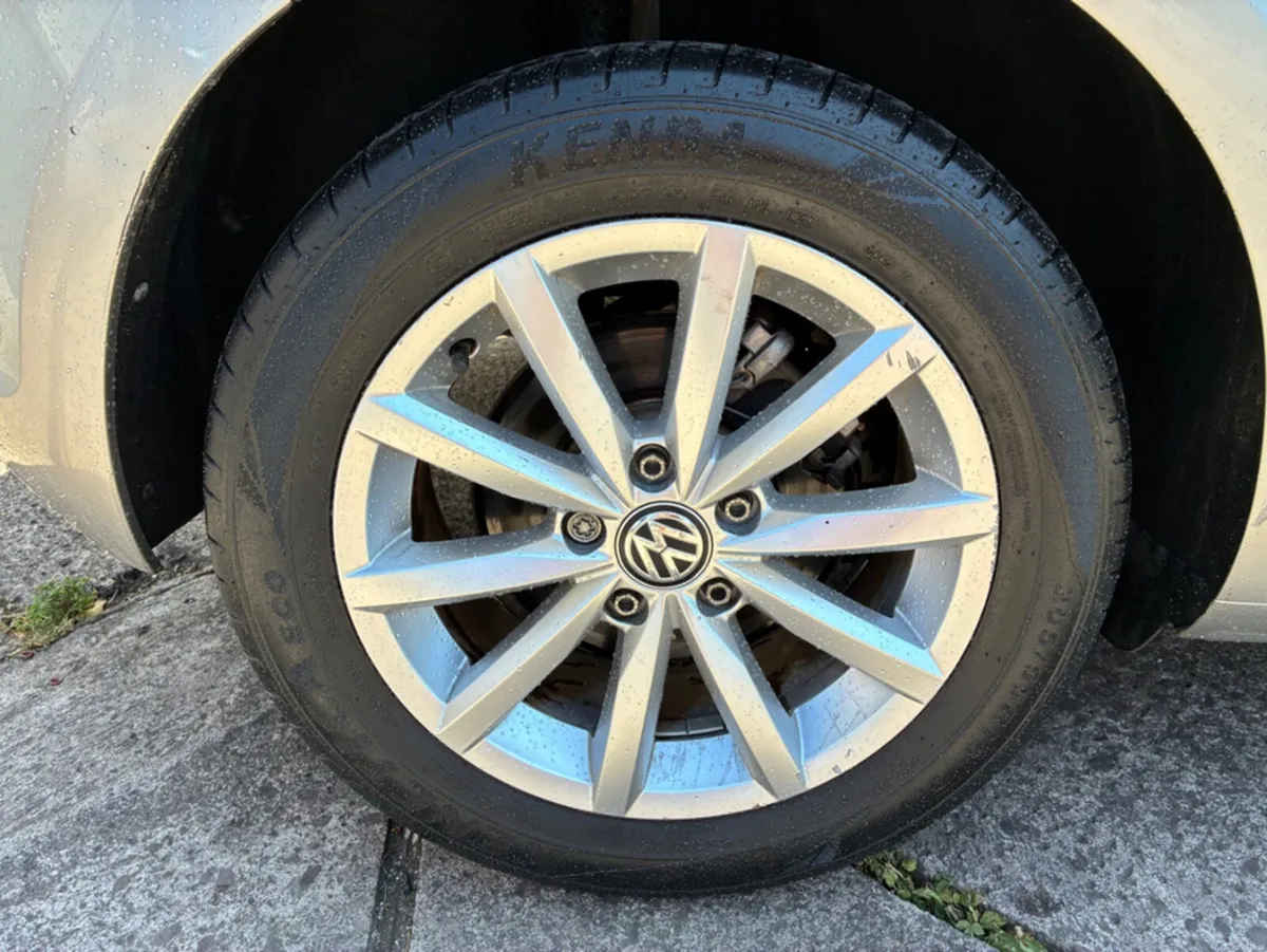 Volkswagen Golf 1.2i TSI LOUNGE - Image 3