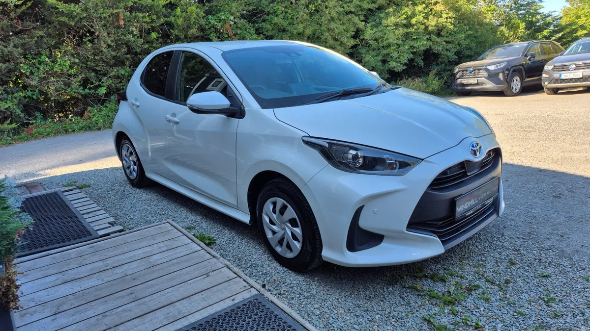 Toyota Yaris 1.5 Hybrid - Image 2