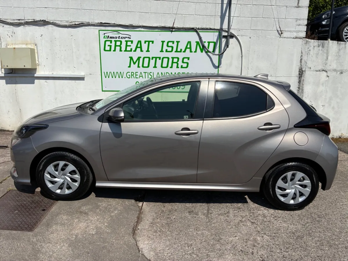 Toyota Yaris 1.5i X HYBRID AUTOMATIC - Image 5