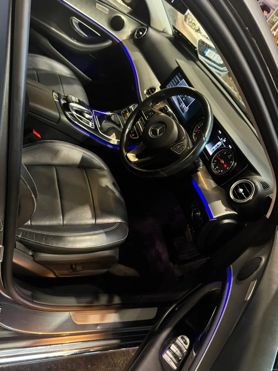 2017 Mercedes-Benz E220D - Image 6