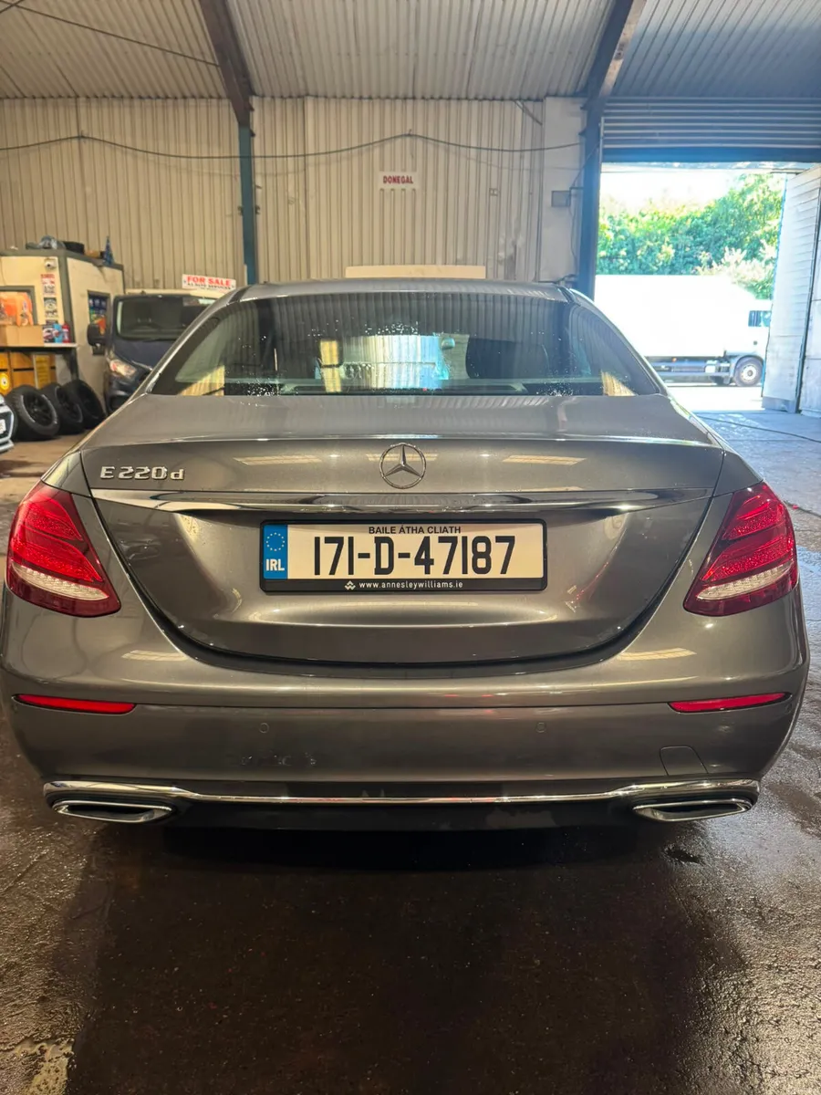 2017 Mercedes-Benz E220D - Image 3