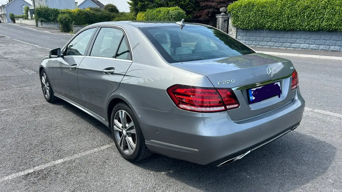 Mercedes-Benz E-Class 2013 - Image 4