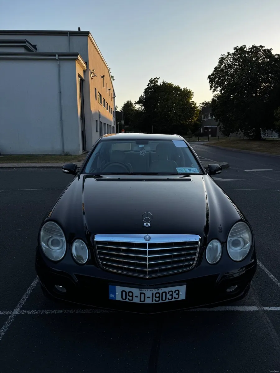 Mercedes-Benz E-Class 2009 - Image 1