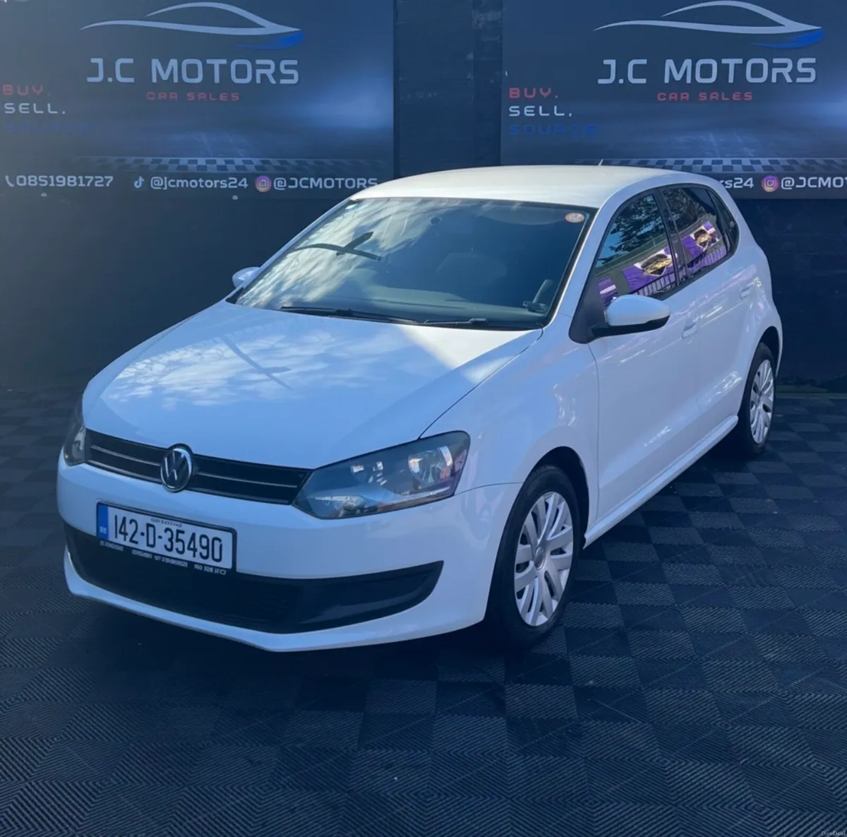 142 VW Polo (Low KM) Automatic - Image 3