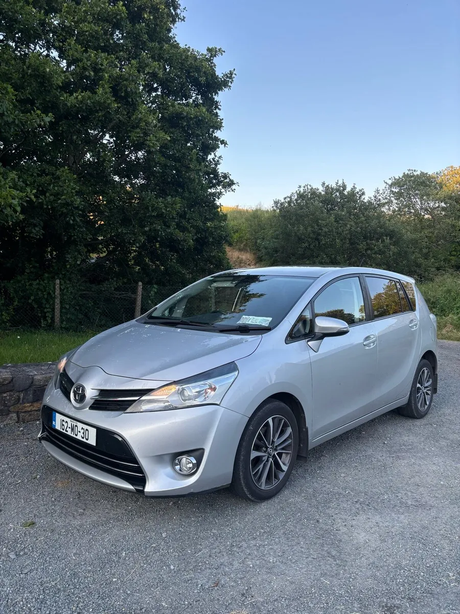 2016 Toyota Verso - Image 3