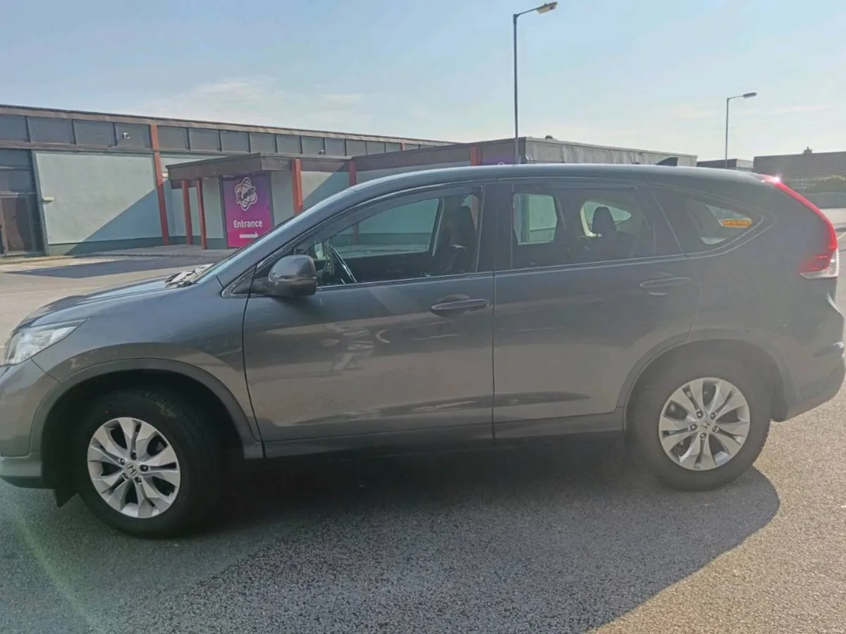 Car - Image 3