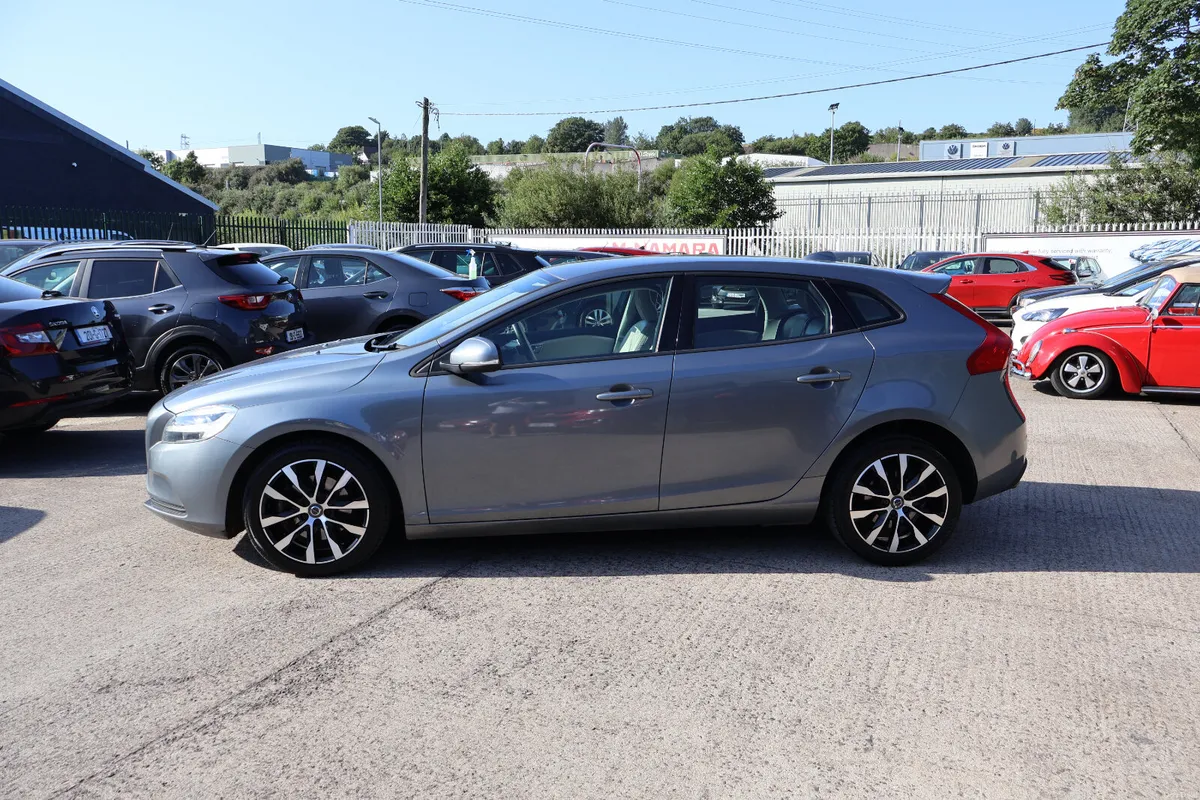 Volvo V40 Momentum Low Km's 1 Owner 24 Months NCT - Image 6