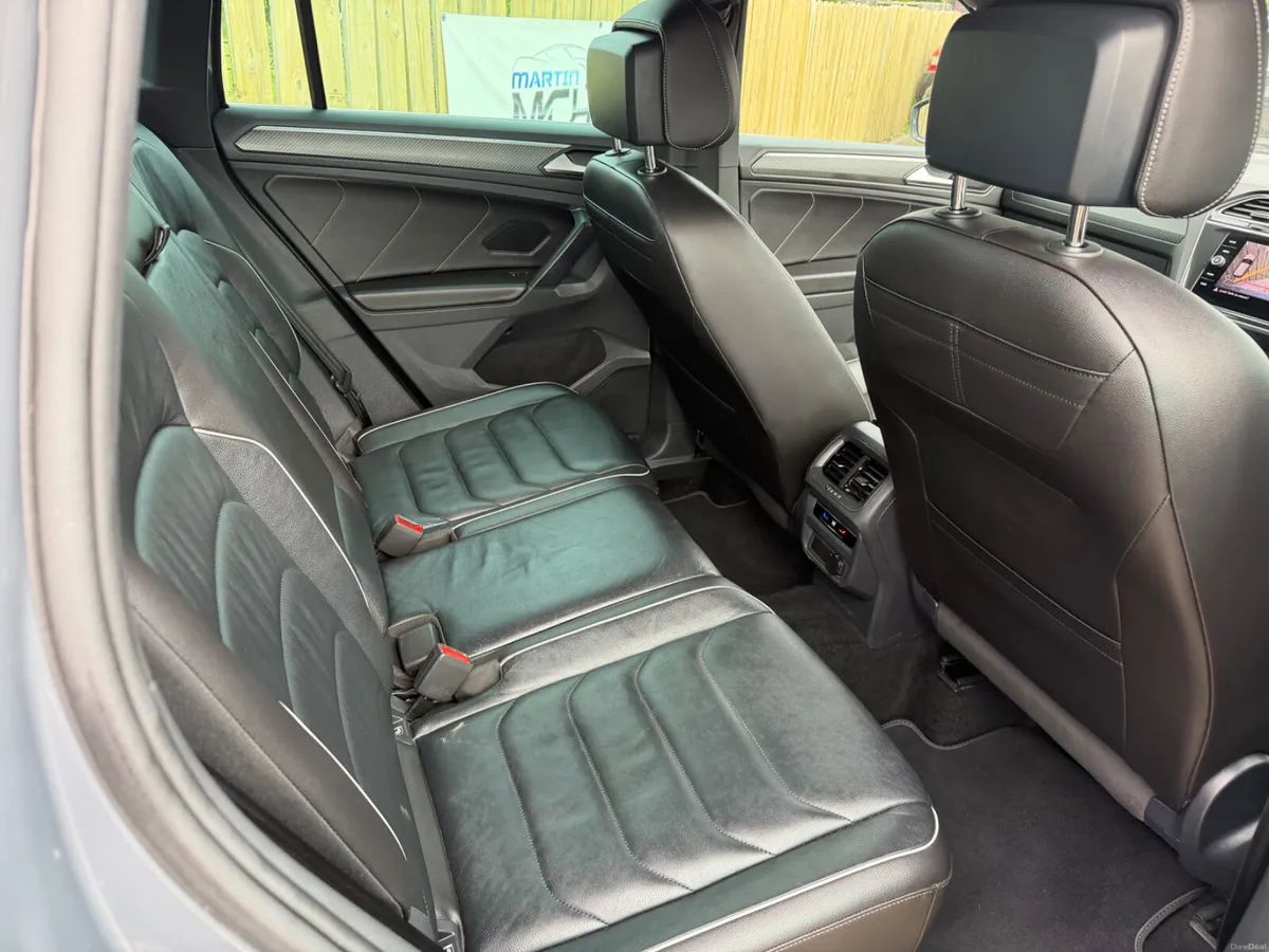 2022 Volkswagen Tiguan R Line - Image 4
