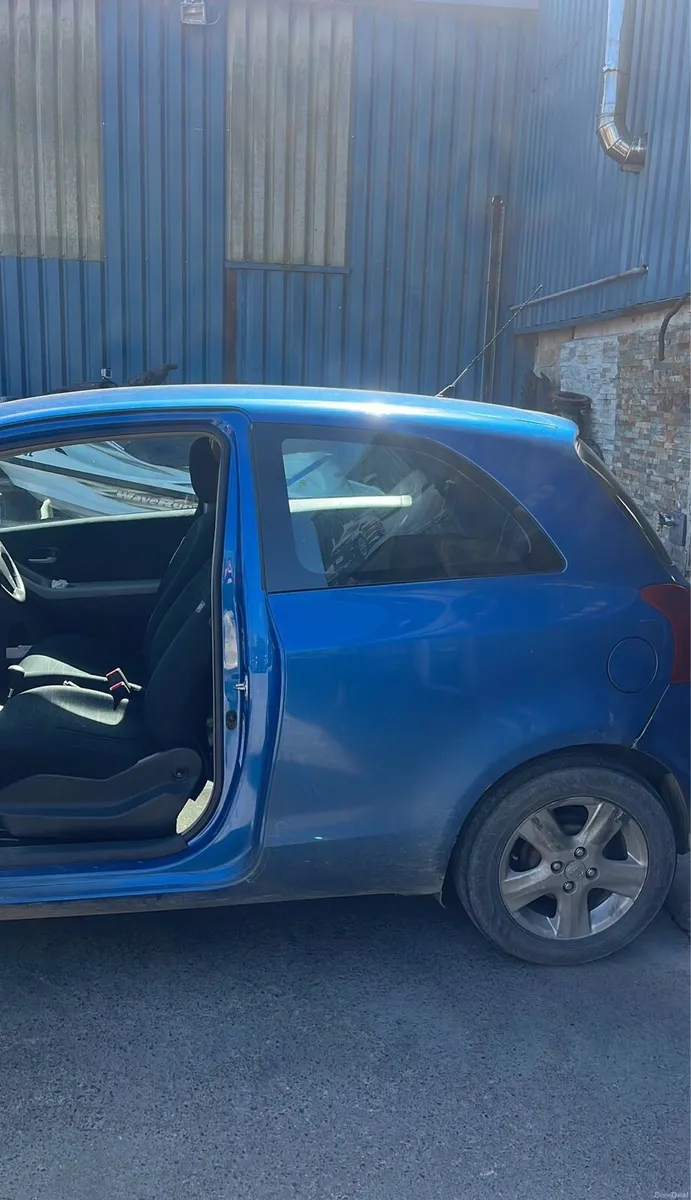 Toyota Yaris - Image 2