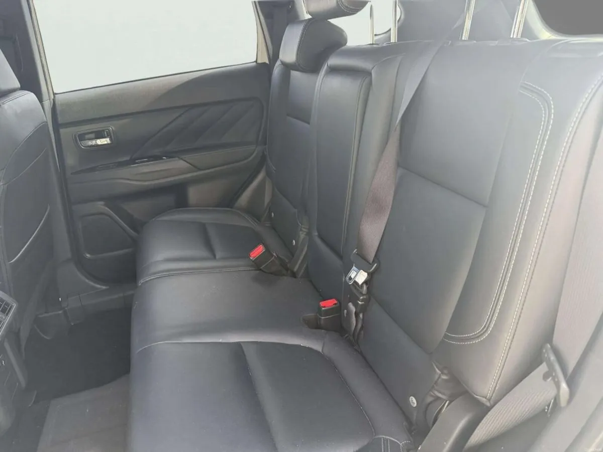 Mitsubishi Outlander 2.4 4H Phev 221BHP 5DR Auto - Image 4