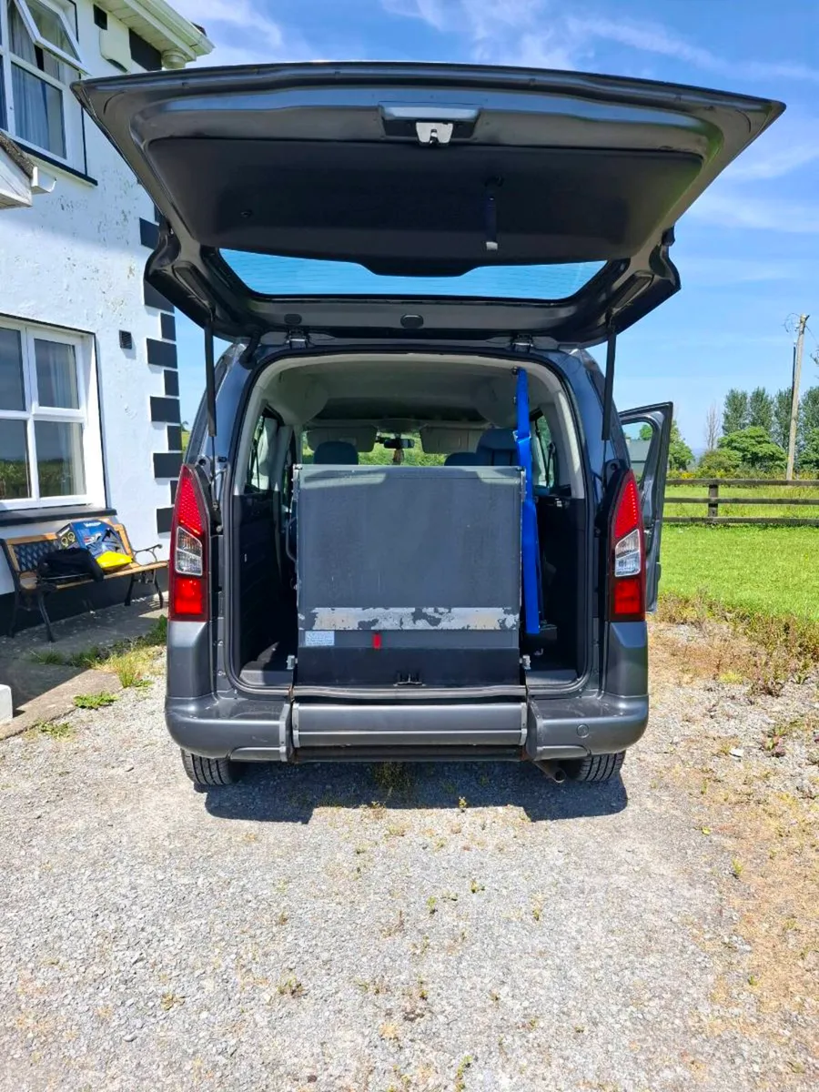 2013 Wheelchair Berlingo VERY LOW 43,423 miles - Image 4