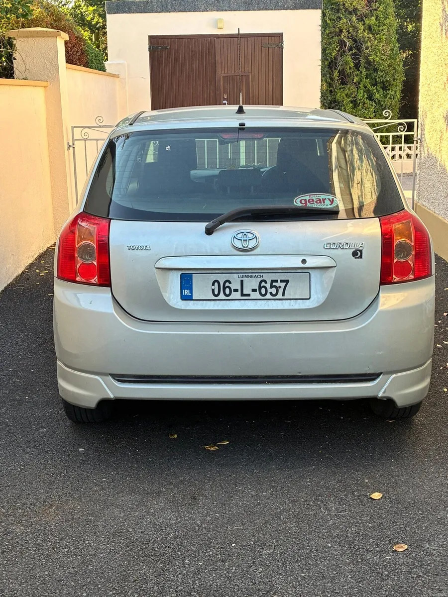 Toyota Corolla hatchback - Image 2