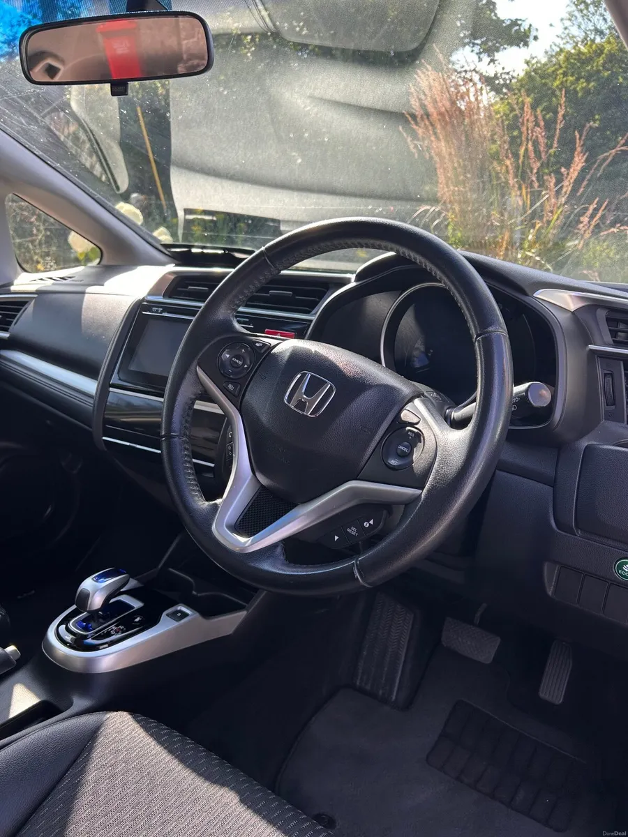 Honda Fit 2013 - Image 2