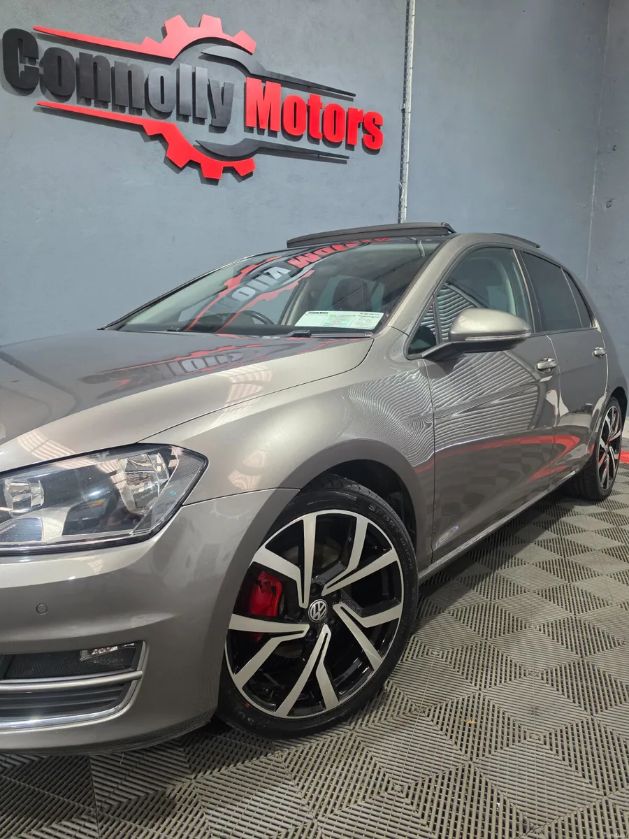 Volkswagen Golf 2017 * Panoramic Roof * - Image 2