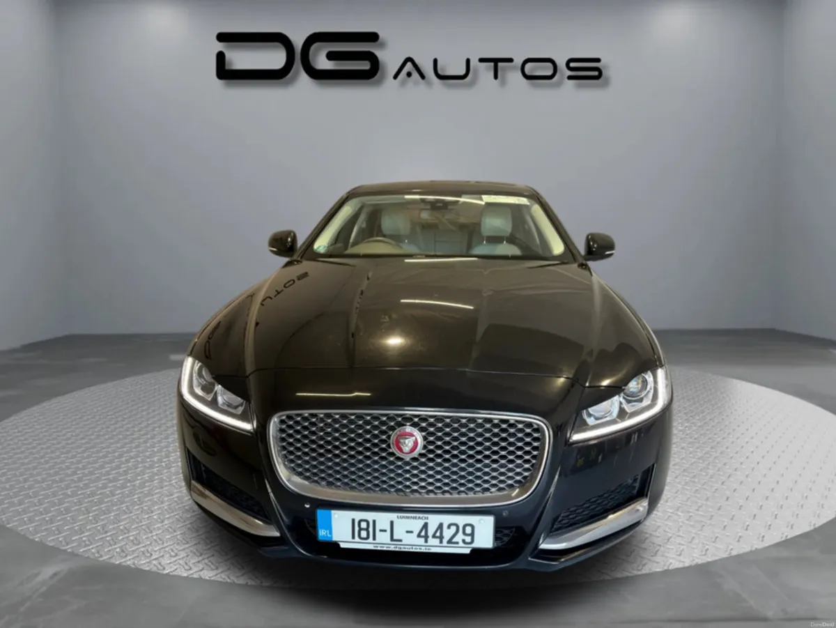 Jaguar XF 2.0 D PORTFOLIO 180PS AUTO 4DR - Image 3
