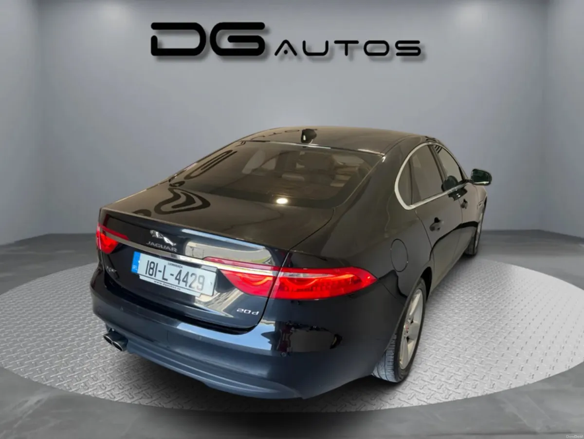 Jaguar XF 2.0 D PORTFOLIO 180PS AUTO 4DR - Image 5