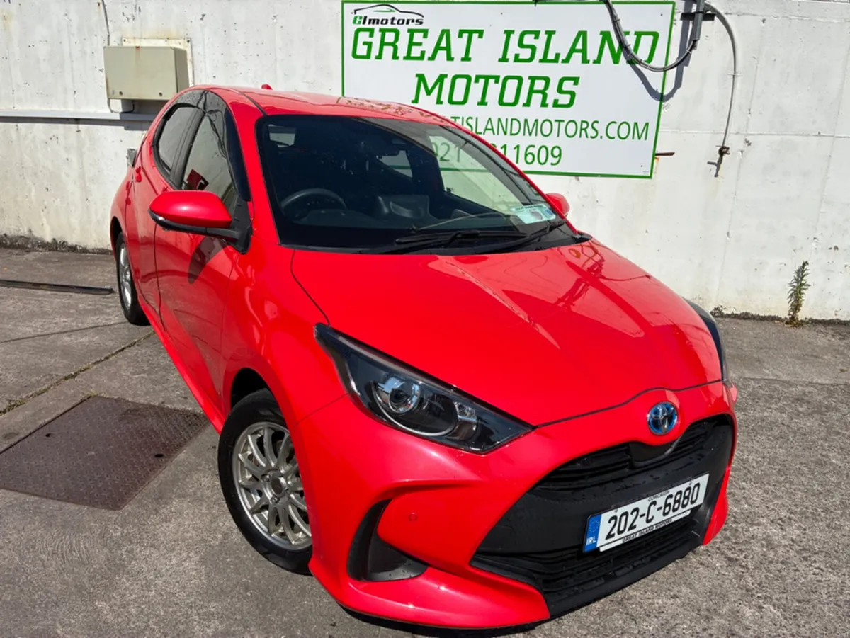 Toyota Yaris 1.5 6AA-MXPH10 HEV 5DR A - Image 1