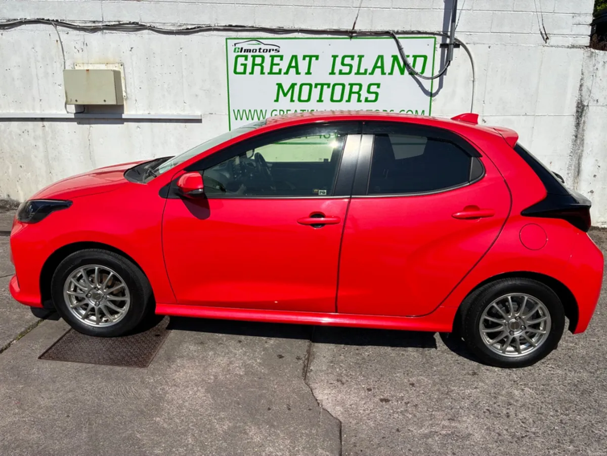Toyota Yaris 1.5i G HYBRID AUTOMATIC - Image 6